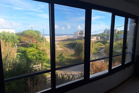 115d780b-bc7e-4c9b-a17e-ebcc8b7c9aad