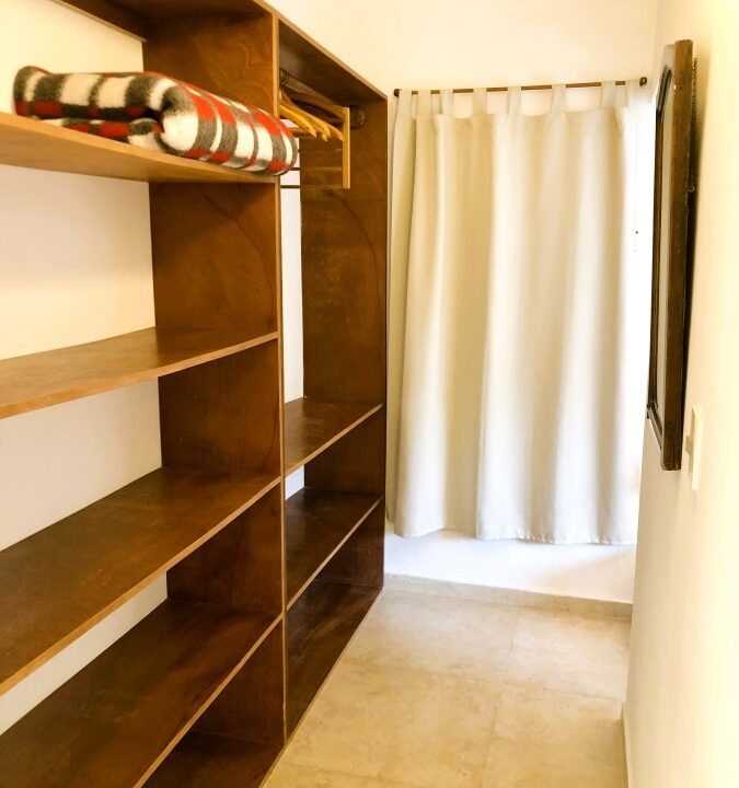 30 El Chalet Dormitorio Principal Vestidor