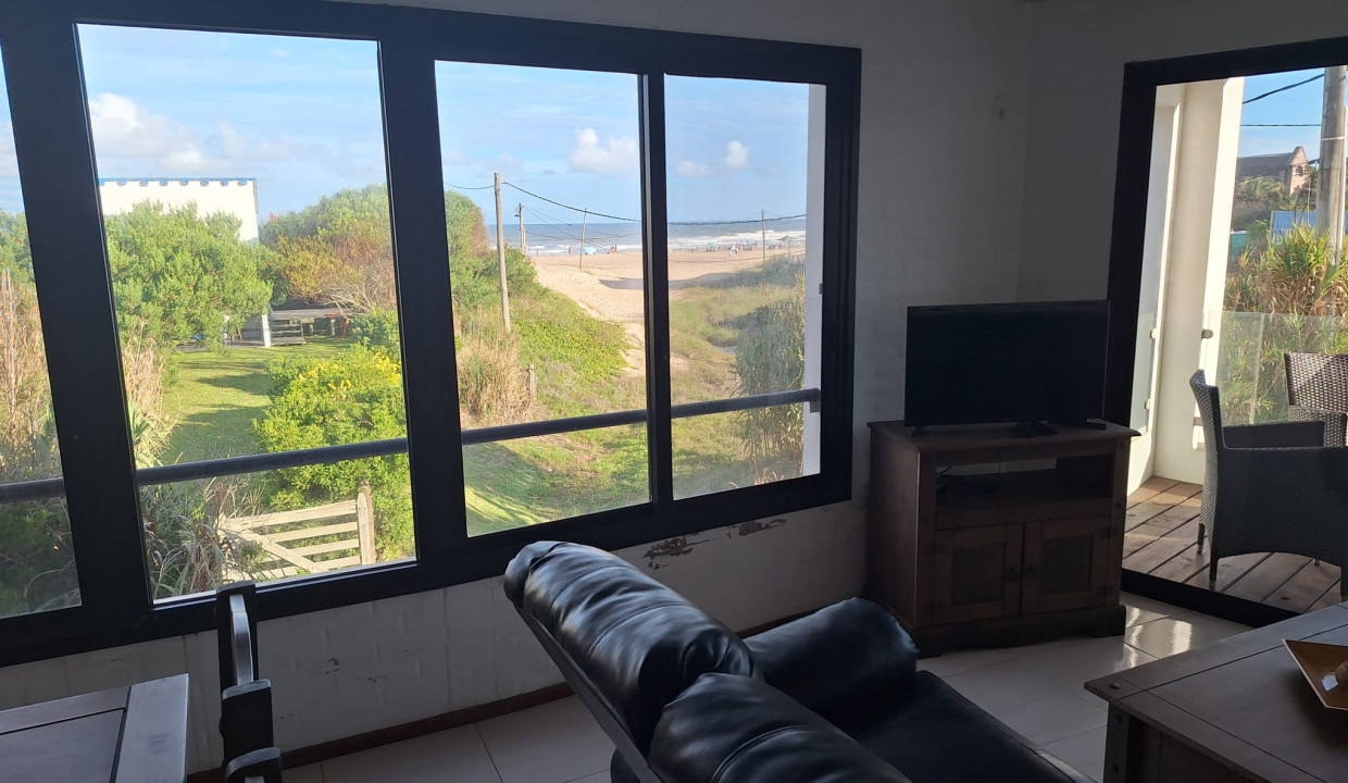 b882a5ab-d09a-42f4-9843-d67e9d3e07eb