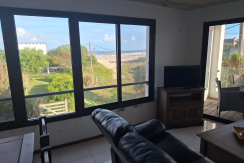 b882a5ab-d09a-42f4-9843-d67e9d3e07eb