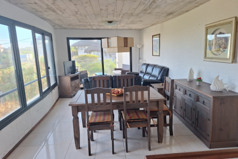 d9e105cb-7201-4d47-bc9b-3b387f964e6a