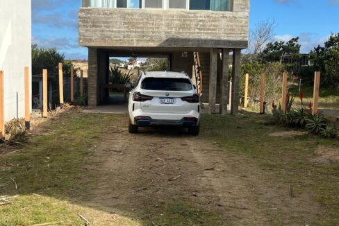 d9bb7bfd-71cf-4d9d-98dd-3f5b241dfa2f