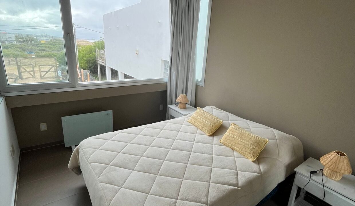 ed3b2cc9-a7e3-4922-a2c5-432ee5c05be2