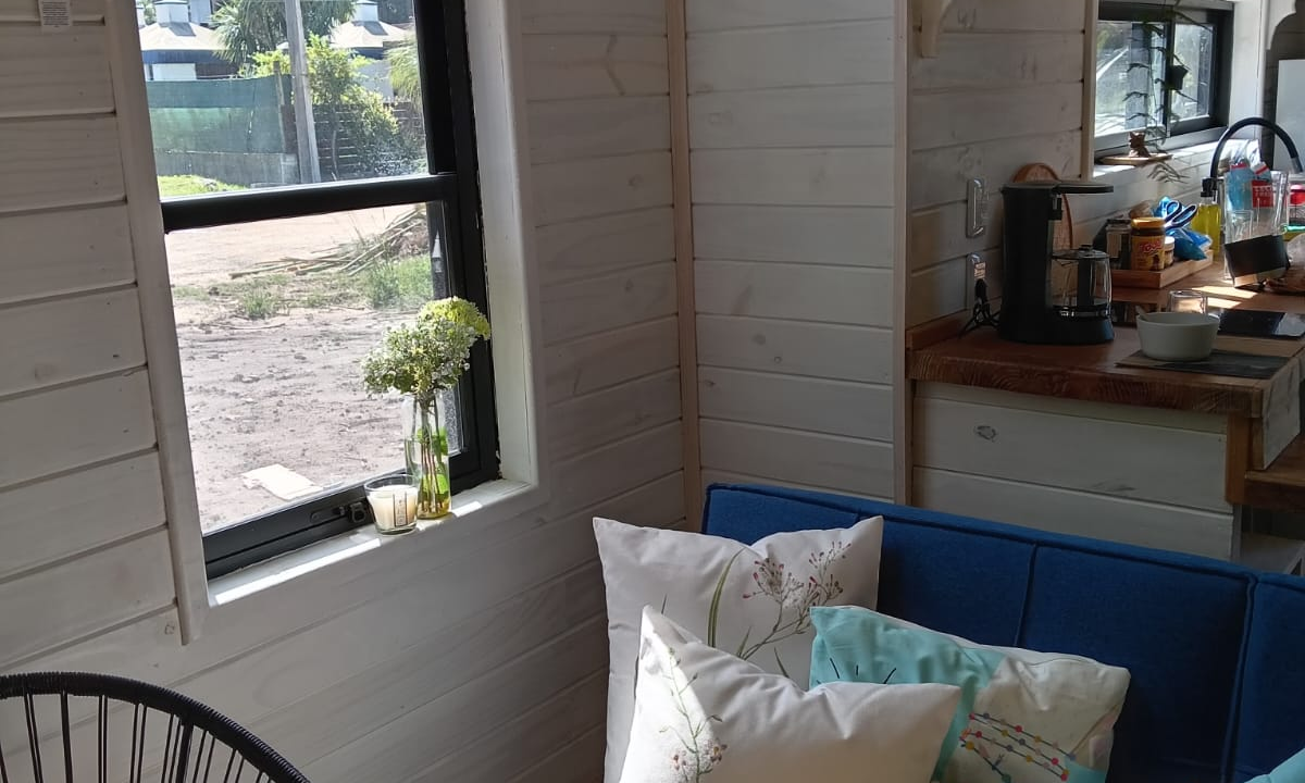 afcbb9cb-4978-453f-869c-9a48eea0635b