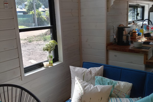 afcbb9cb-4978-453f-869c-9a48eea0635b