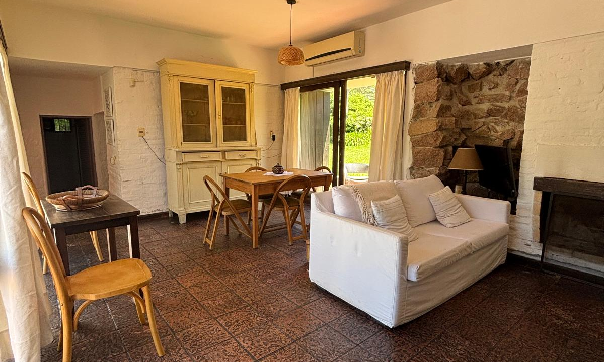 eb128dfb-17ae-4999-9c44-55f84f84166e