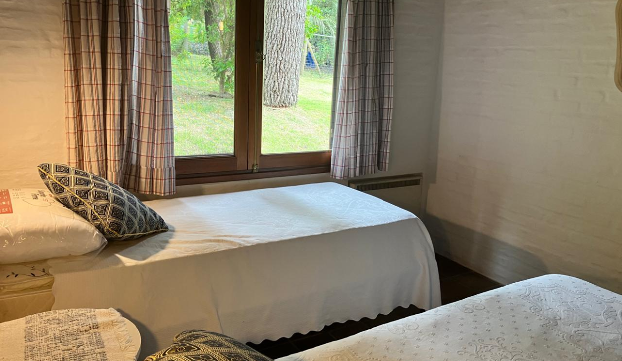 efc58841-9f30-48c1-8cf5-a6f5df460491