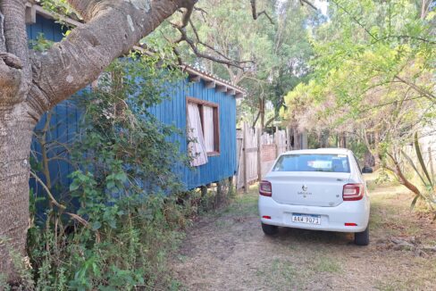 d6a94ada-c927-4304-bd12-4361318dad32