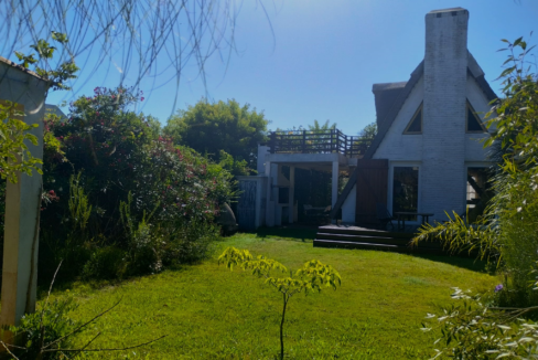 Jardín trasero 2 2024